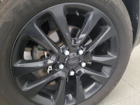 Used 2018 Jeep Grand Cherokee Altitude image 31