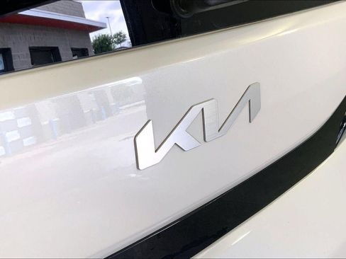 Used 2025 Kia Soul LX w/ LX Technology Package FWD image 29