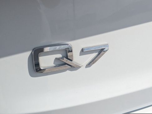 Used 2022 Audi Q7 Premium Plus image 16