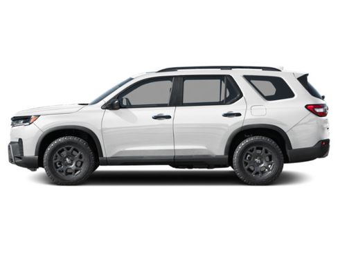 New 2026 Honda Pilot TrailSport image 3