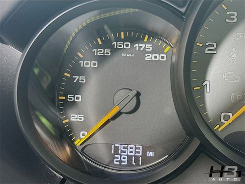 Used 2016 Porsche Cayman GT4 image 11