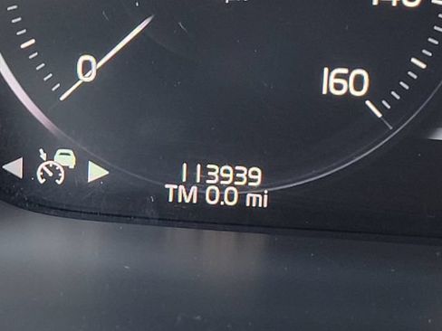 Used 2017 Volvo XC90 T6 Momentum w/ Vision Package AWD/4WD image 19