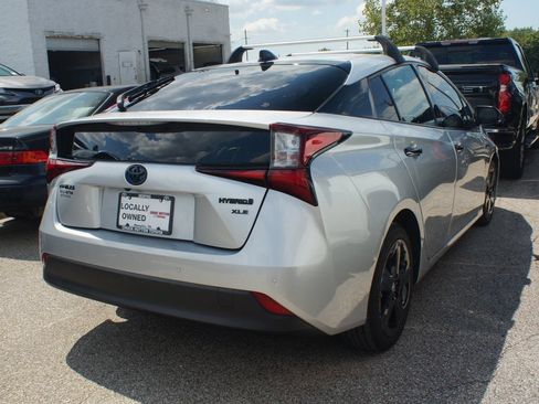 Used 2022 Toyota Prius FWD image 4