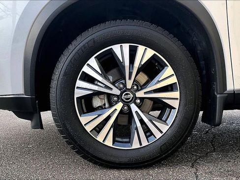 Used 2021 Nissan Rogue SV image 10