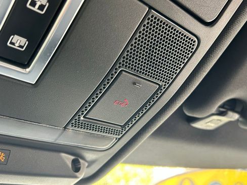 Used 2020 Land Rover Range Rover Evoque SE image 52