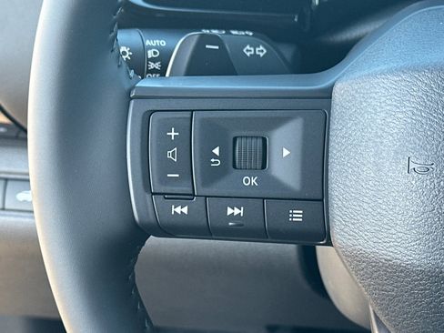 New 2026 Nissan Pathfinder SV image 25