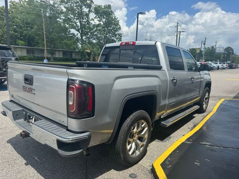 Used 2018 GMC Sierra 1500 SLT AWD/4WD image 9