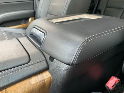Used 2017 GMC Yukon Denali AWD/4WD image 27