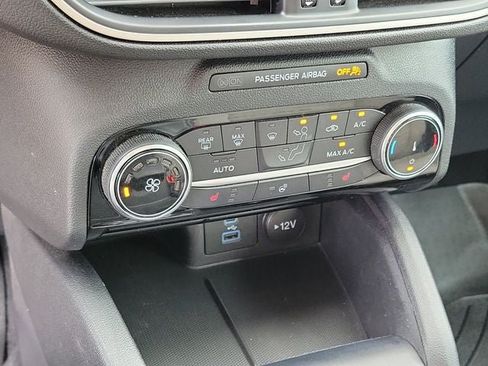 Used 2022 Ford Escape SE w/ Cold Weather Package AWD/4WD image 16