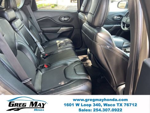 Used 2019 Jeep Cherokee Latitude Plus w/ Comfort/Convenience Group AWD/4WD image 14