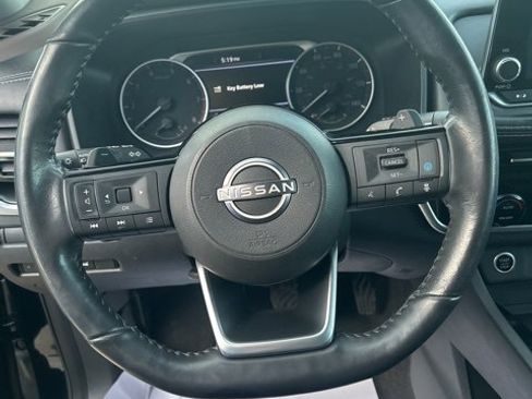 Used 2023 Nissan Rogue SV w/ SV Premium Package image 16