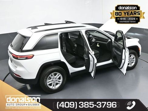 New 2025 Jeep Grand Cherokee Laredo w/ Luxury Tech Group I image 25