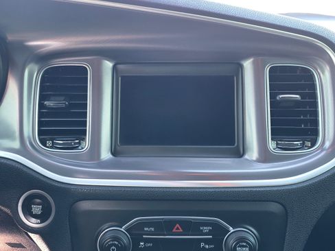 Used 2019 Dodge Charger SXT RWD image 20