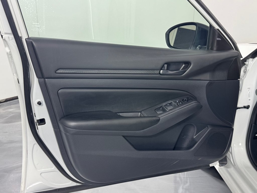Used 2024 Nissan Altima 2.5 S FWD image 10