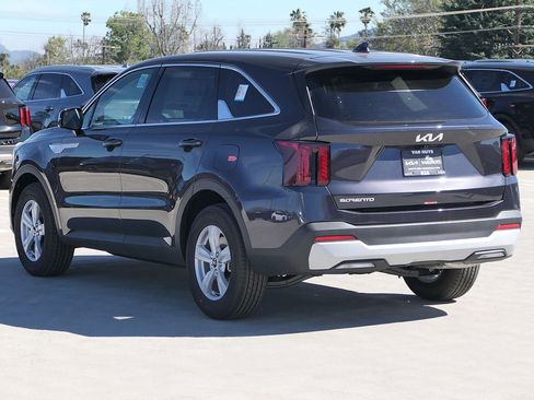 New 2026 Kia Sorento LX FWD image 34