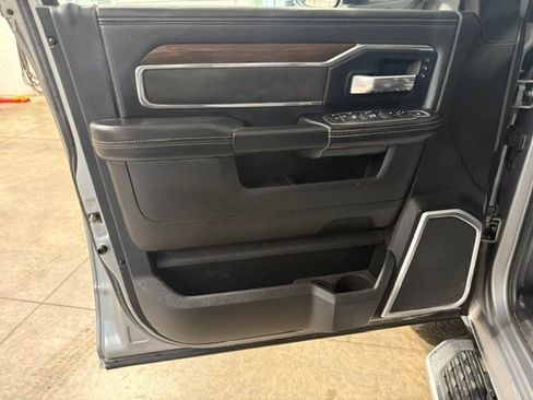 Used 2022 RAM 3500 Laramie AWD/4WD image 42