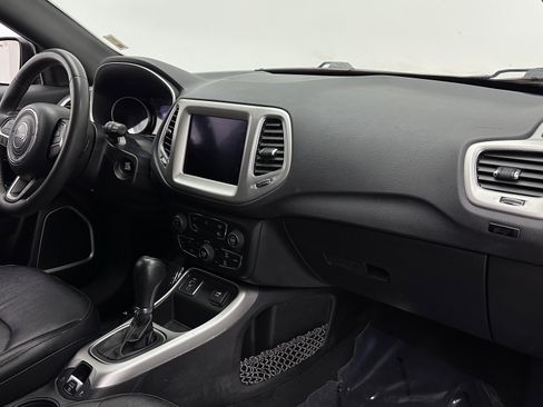 Used 2021 Jeep Compass Latitude w/ Driver Assistance Group FWD image 33