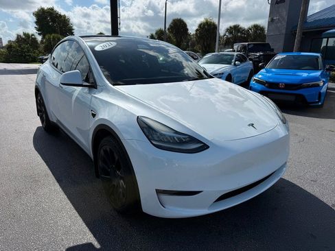 Used 2021 Tesla Model Y Long Range AWD/4WD image 3