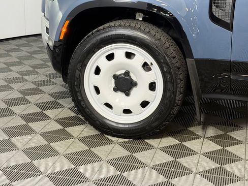 Used 2025 Land Rover Defender 110 S AWD/4WD image 11