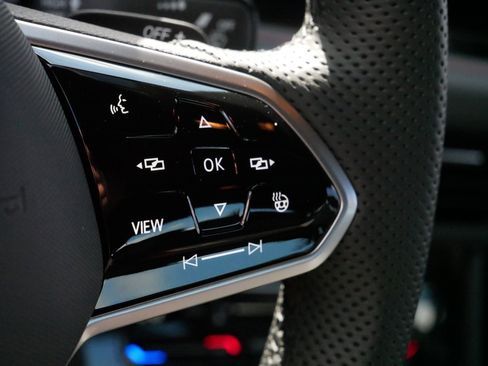 Certified 2025 Volkswagen Jetta GLI Autobahn w/ GLI Black Package image 25