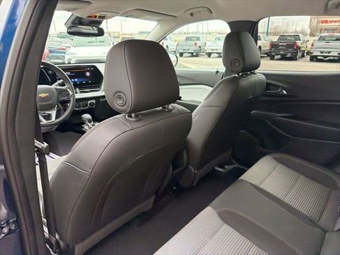 Used 2024 Chevrolet Trax LT w/ Driver Confidence Package image 25