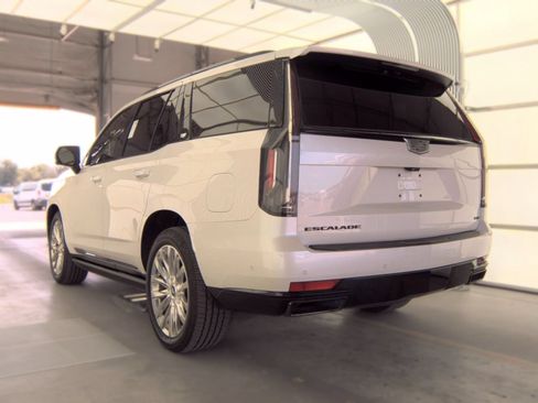 Used 2022 Cadillac Escalade Sport Platinum w/ LPO, ONYX Package AWD/4WD image 6