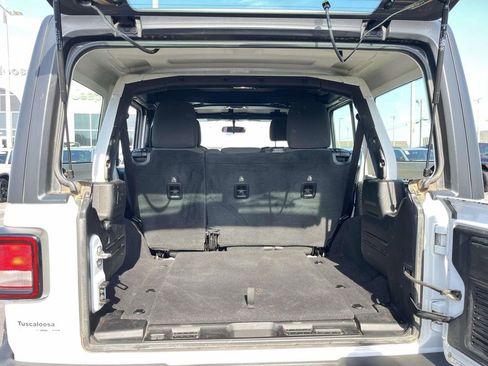 Used 2019 Jeep Wrangler Unlimited Sport image 8