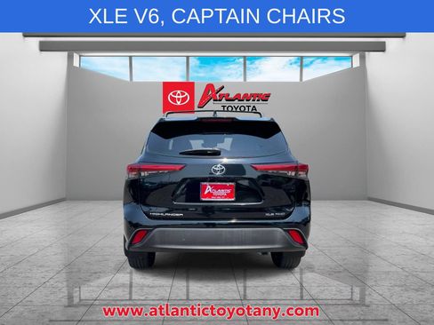 Used 2022 Toyota Highlander XLE AWD/4WD image 7