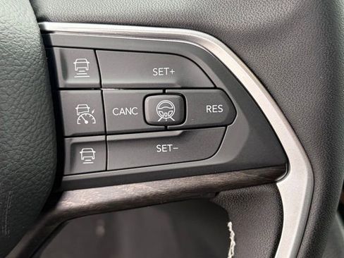 New 2026 Jeep Grand Cherokee Altitude image 18