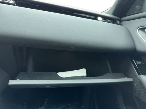 Used 2025 Land Rover Range Rover Velar Dynamic SE image 32