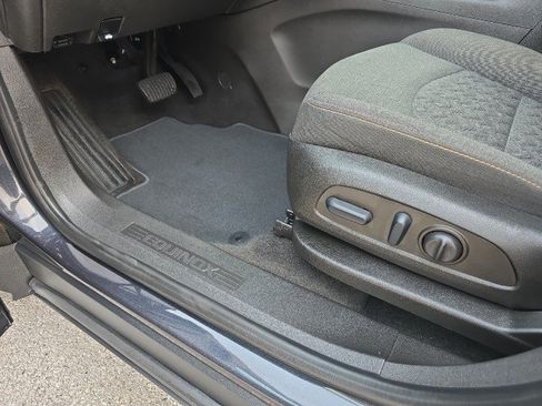 Used 2022 Chevrolet Equinox LT AWD/4WD image 17