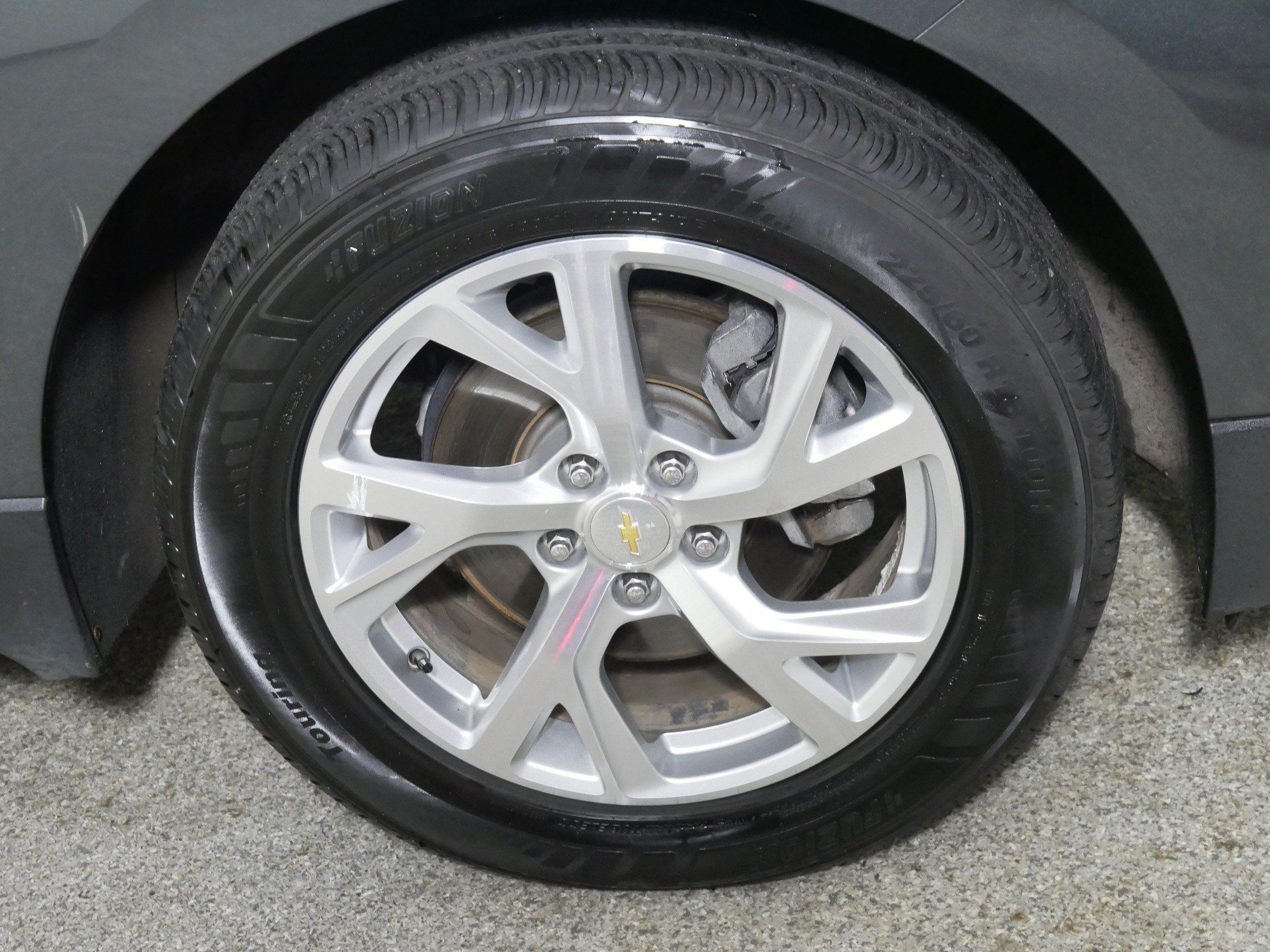 Used 2018 Chevrolet Equinox LT w/ LPO, Floor Liner Package AWD/4WD image 15