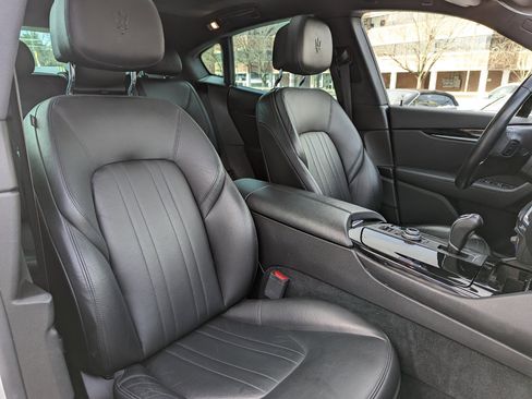 Used 2018 Maserati Levante image 31