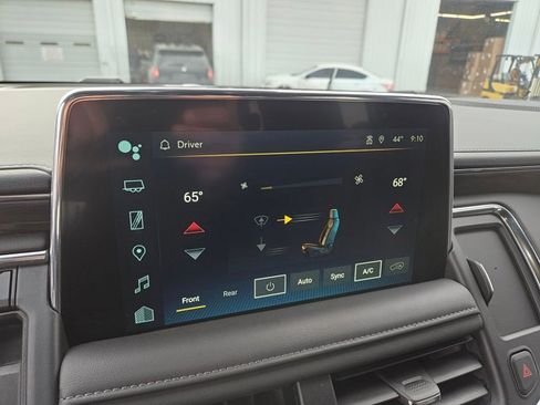 Used 2024 Chevrolet Tahoe LT w/ Luxury Package image 17