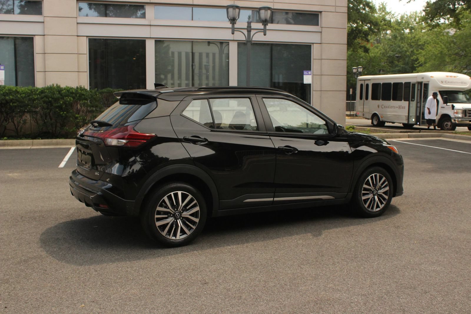 Used 2024 Nissan Kicks SR FWD image 7