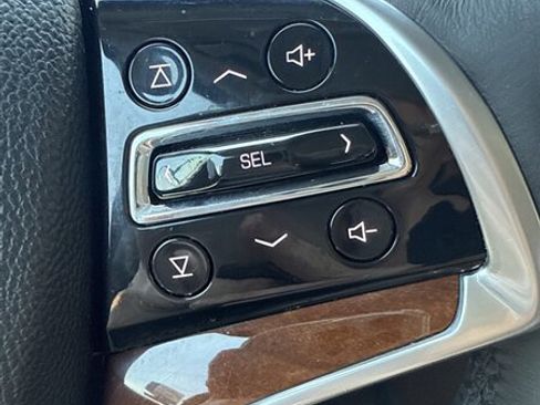 Used 2018 Cadillac Escalade Premium Luxury image 19