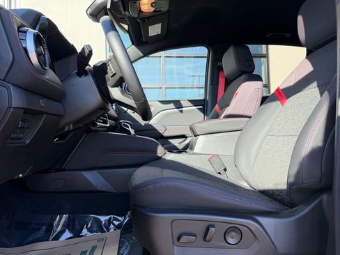 Used 2024 Chevrolet Colorado Z71 w/ Z71 Convenience Package 2 image 10