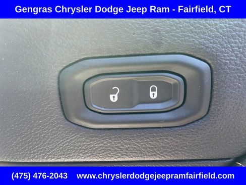 Certified 2025 Jeep Wrangler Unlimited Sahara w/ Safety Group AWD/4WD image 17