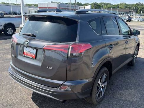 Used 2018 Toyota RAV4 XLE FWD image 5