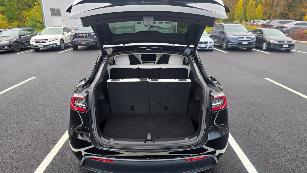 Used 2023 Tesla Model Y Long Range AWD/4WD image 23