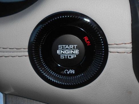 Certified 2024 Jeep Compass Limited w/ Sun and Sound Group image 12