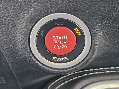 Used 2015 Dodge Challenger SRT Hellcat RWD image 21