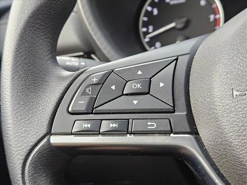 Used 2025 Nissan Sentra SV FWD image 21