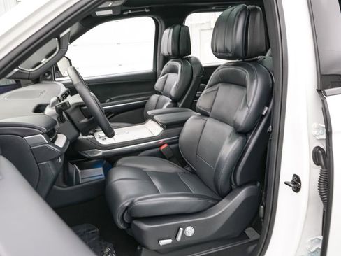 Used 2025 Lincoln Navigator L Reserve w/ Jet Appearance Package image 17