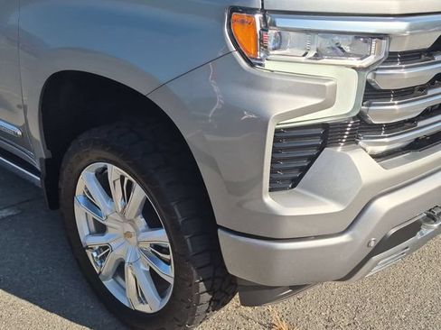 Used 2026 Chevrolet Silverado 1500 High Country AWD/4WD image 9