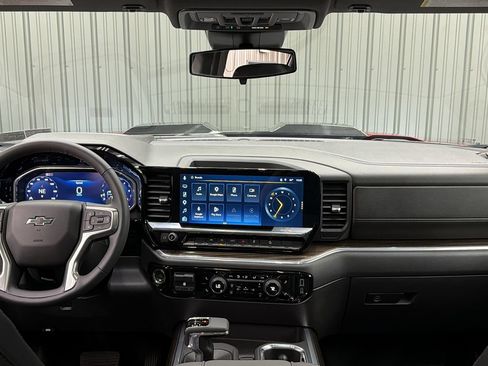 Used 2026 Chevrolet Silverado 1500 LT Trail Boss w/ Convenience Package II AWD/4WD image 36