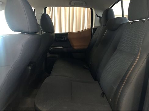 Used 2018 Toyota Tacoma SR5 image 10