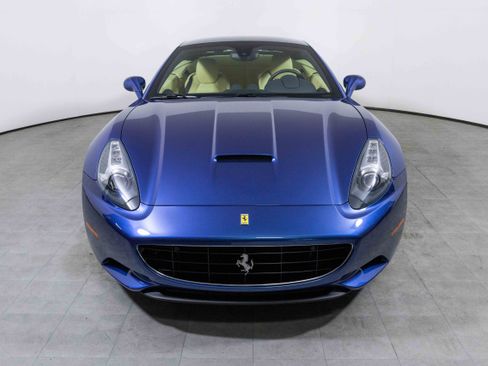 Used 2010 Ferrari California image 10