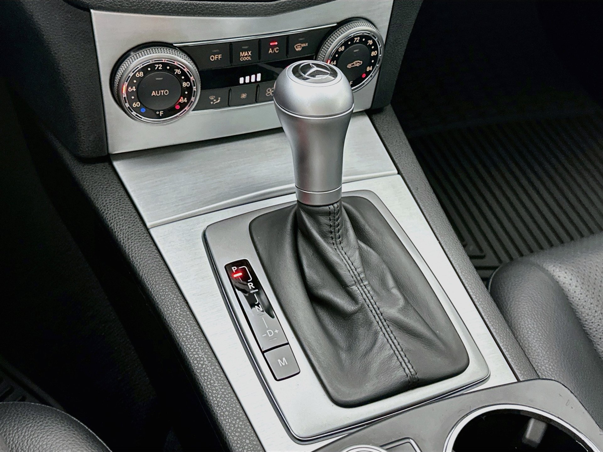 Used 2010 Mercedes-Benz C 300 Sedan image 18