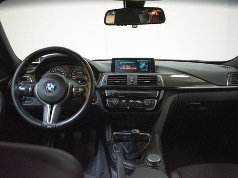 Used 2018 BMW M3 RWD image 11